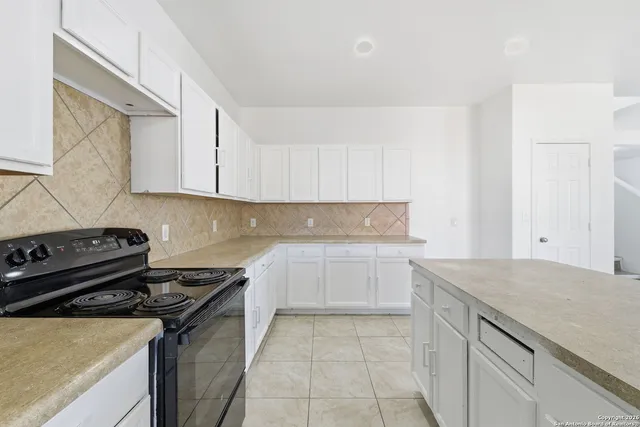 $2,350 | 12147 Amber Vista, San Antonio, TX 78254