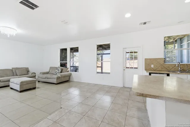 $2,350 | 12147 Amber Vista, San Antonio, TX 78254