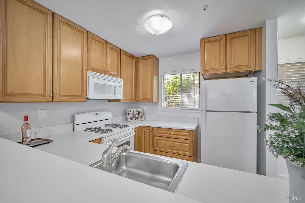 7767 Camino Colegio Rohnert Park, CA 94928 - Photo 7 of 39