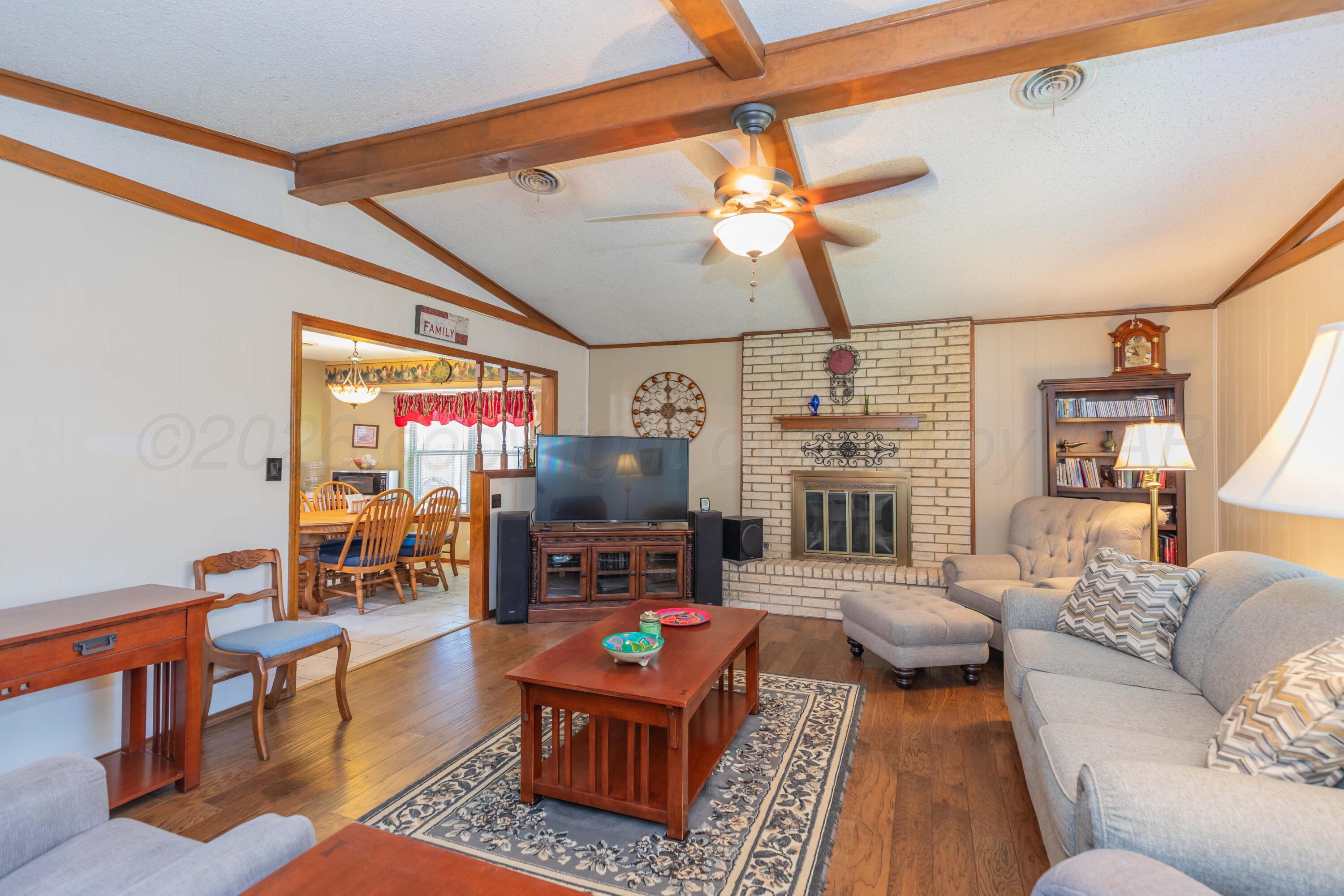8203 Lamount Drive Amarillo, TX 79110 - Photo 18 of 39 LIVING ROOM VIEW 3
