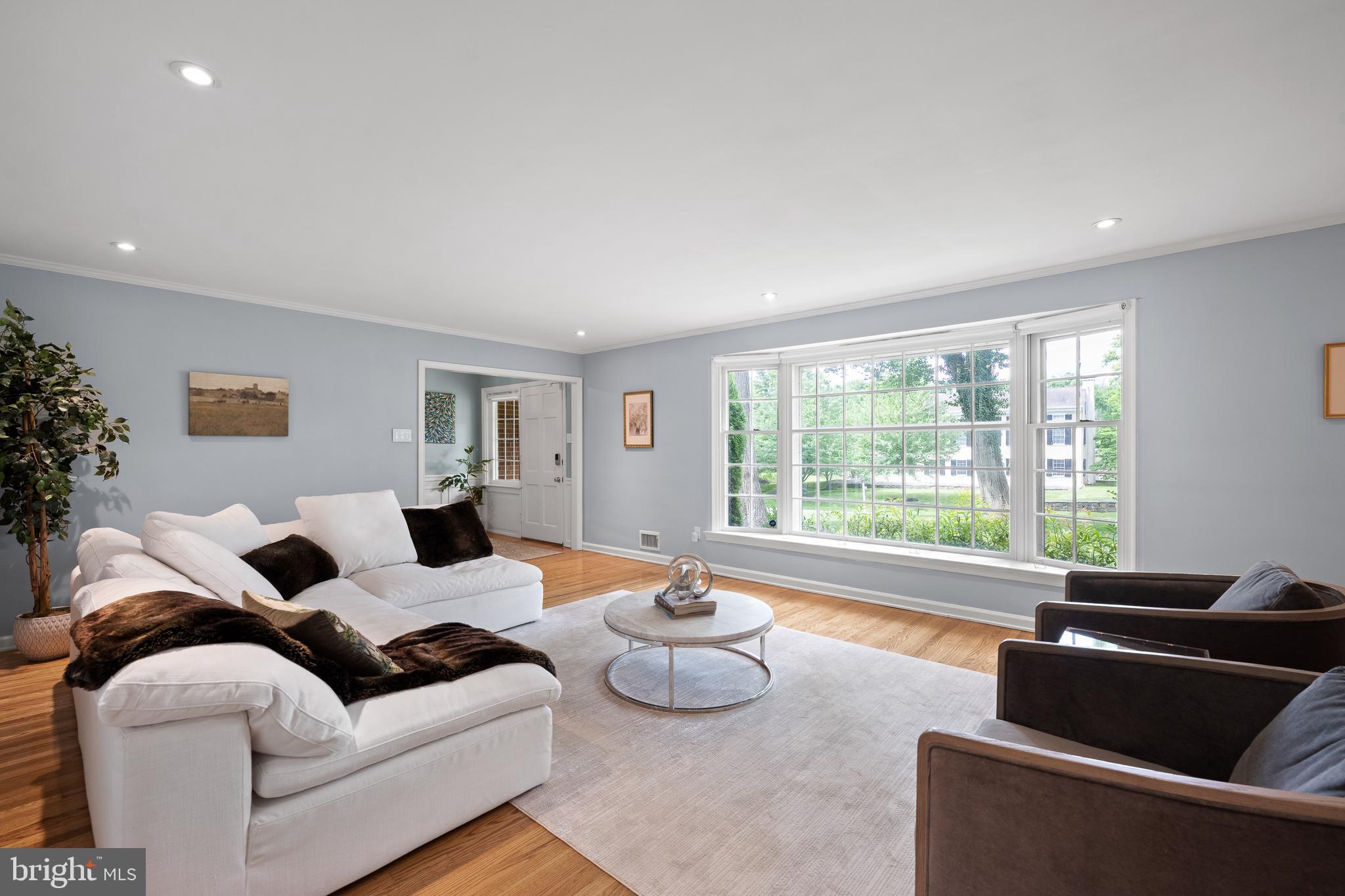 1635 Thomas Road Wayne, PA 19087 - Photo 15 of 52 Large bow window overlooking front yard