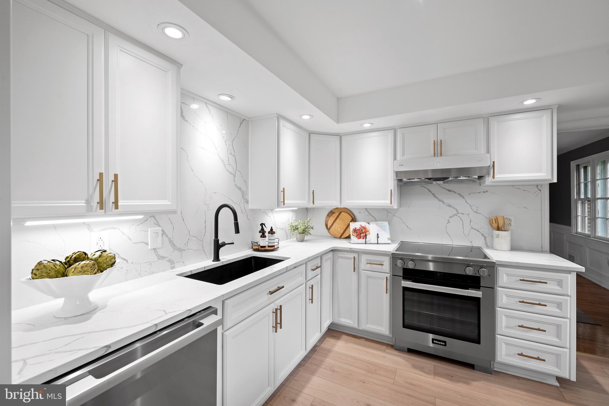 1635 Thomas Road Wayne, PA 19087 - Photo 3 of 52 Totally renovated kitchen