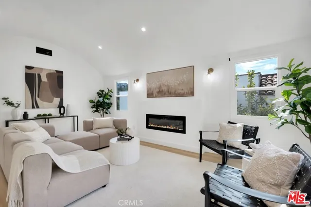 $8,500 | 2222 Valentine Street, Los Angeles, CA 90026