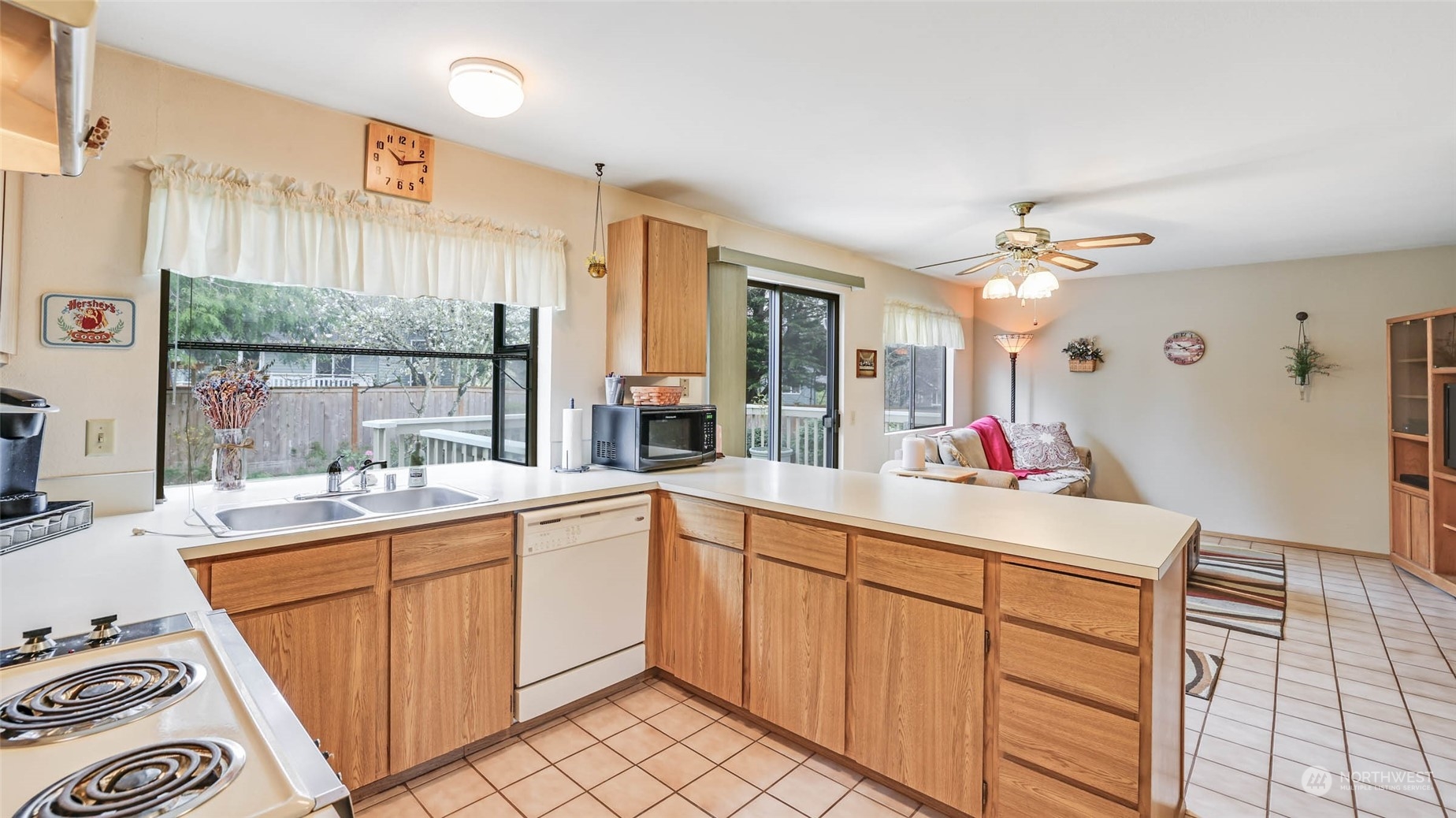166 Vashon Place Northeast Renton, WA 98059 - Photo 11 of 25 Gallery Image 11