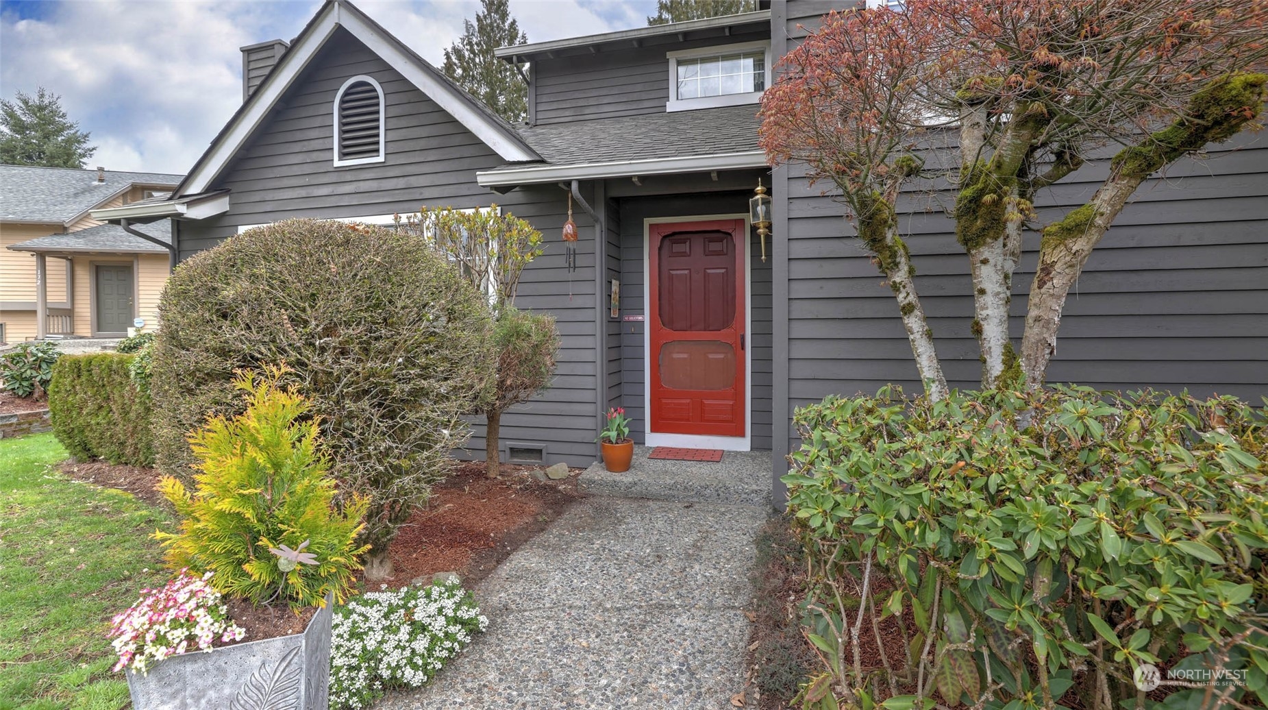166 Vashon Place Northeast Renton, WA 98059 - Photo 2 of 25 Gallery Image 2