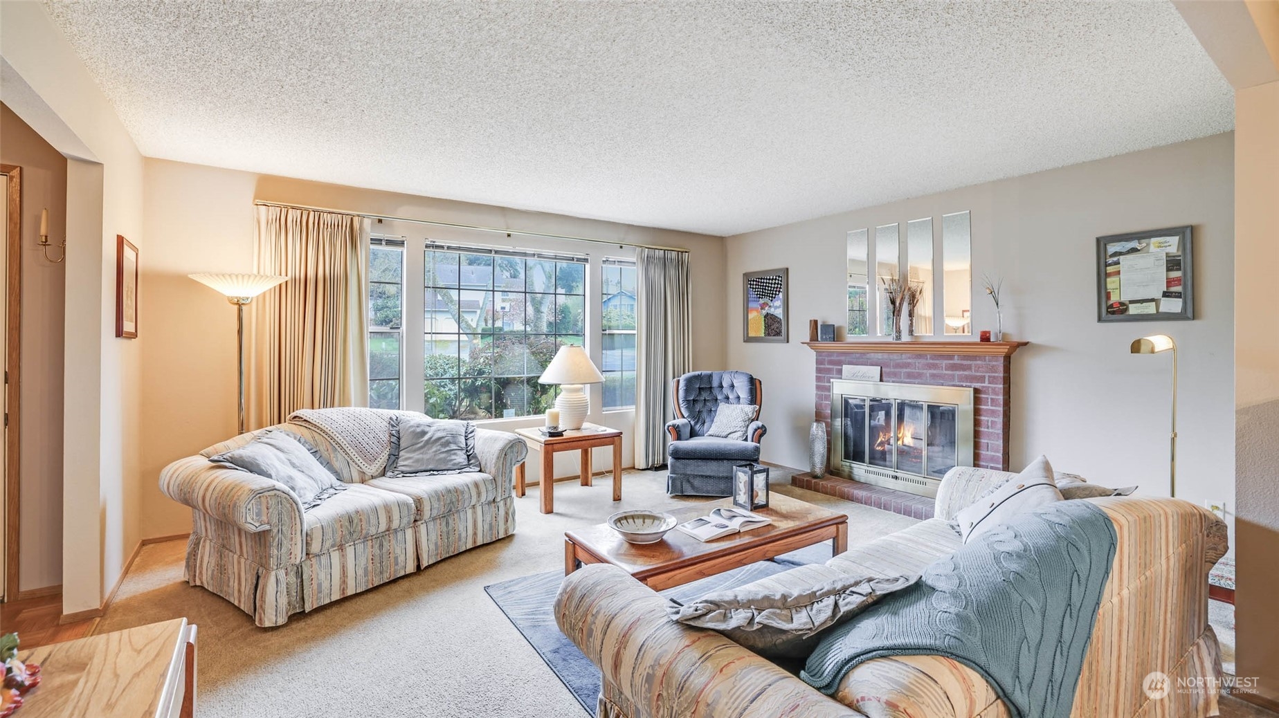 166 Vashon Place Northeast Renton, WA 98059 - Photo 4 of 25 Gallery Image 4