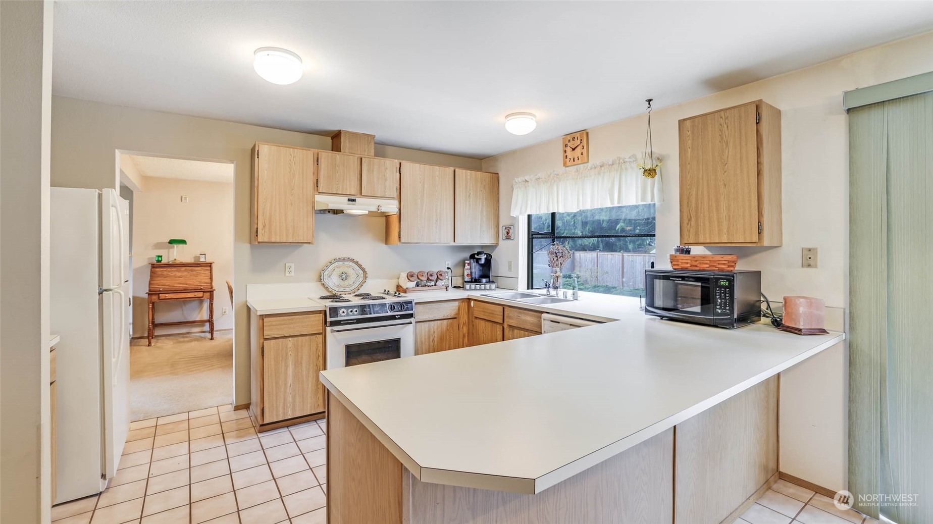166 Vashon Place Northeast Renton, WA 98059 - Photo 8 of 25 Gallery Image 8