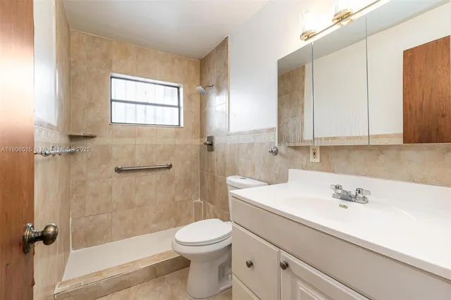 $3,300 | 1048 Northwest 32nd Place, Unit 1048, Miami, FL 33125