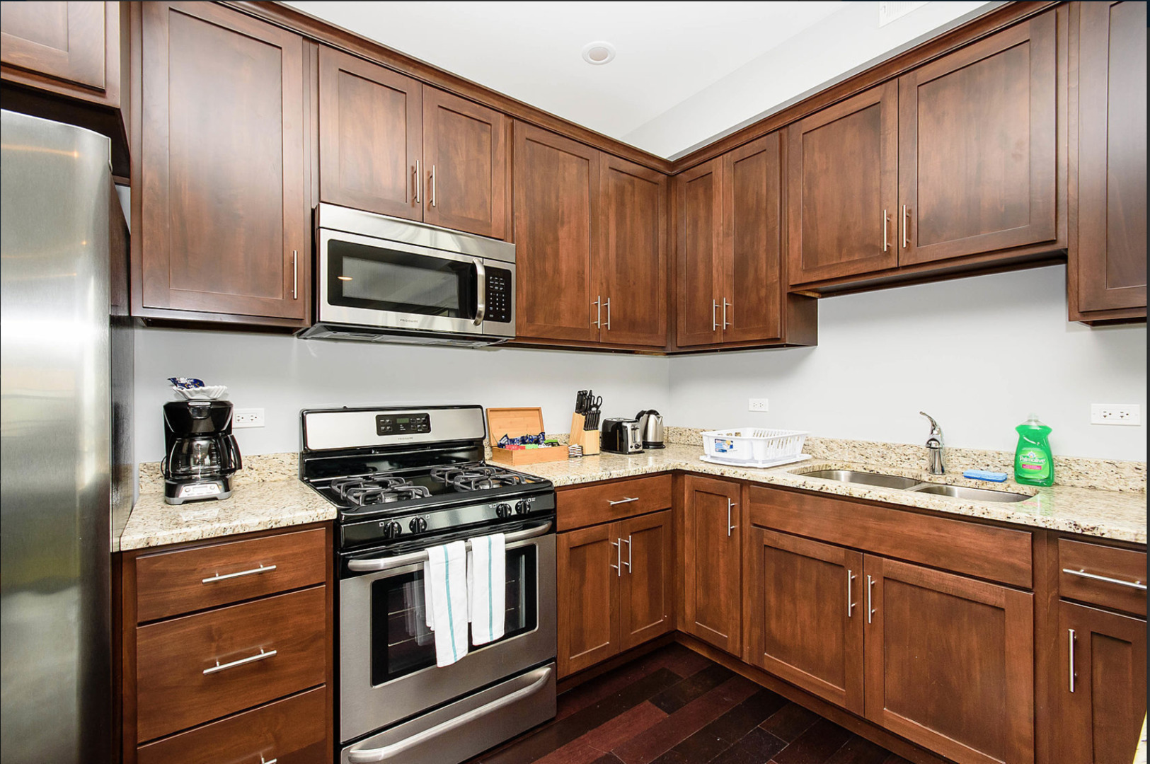 Undisclosed Address Chicago, IL 60607 - Photo 10 of 15