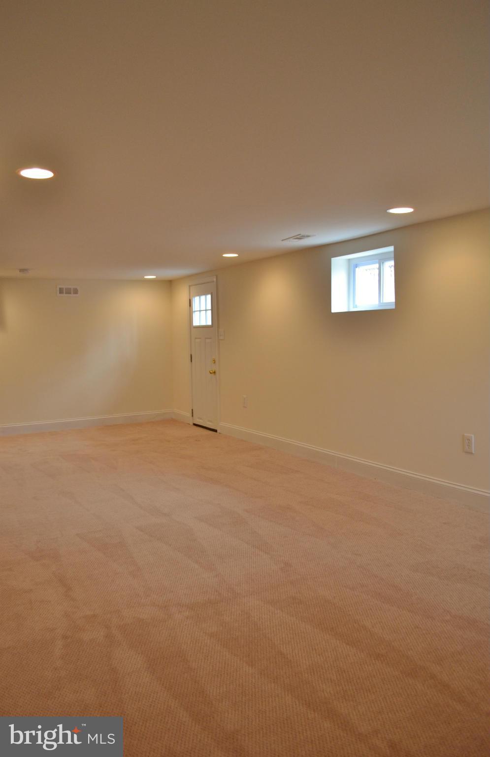 2917 Onyx Road Baltimore, MD 21234 - Photo 29 of 30 Family Room