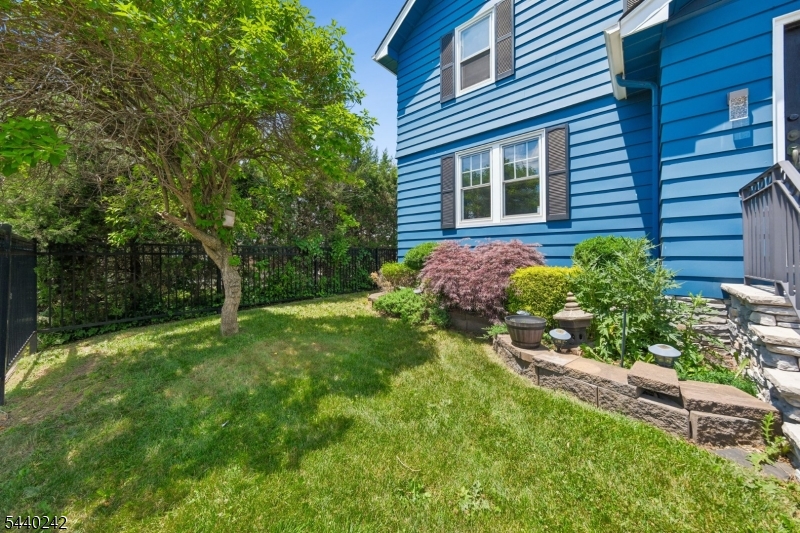 659 Raritan Road Cranford, NJ 07016 - Photo 32 of 36