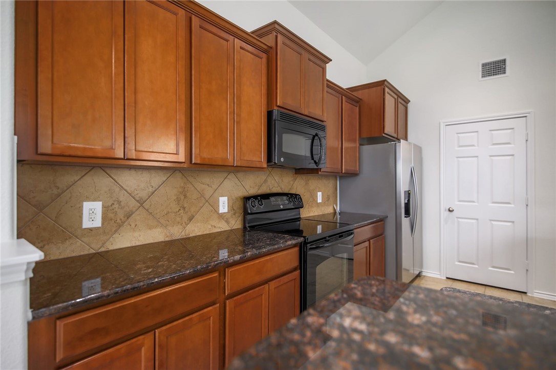 137 Langtry Lane Jarrell, TX 76537 - Photo 12 of 36