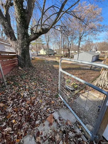 $1,100 | 930 West 590 South, Wolcottville, IN 46795