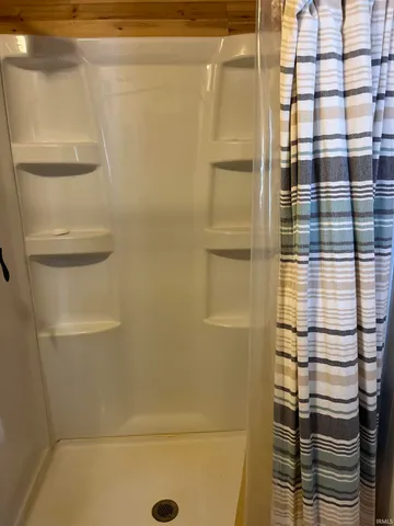 $1,100 | 930 West 590 South, Wolcottville, IN 46795