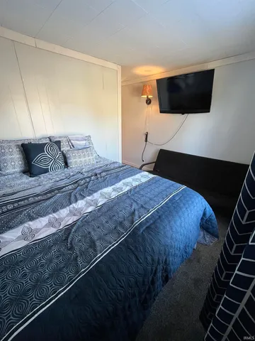 $1,100 | 930 West 590 South, Wolcottville, IN 46795