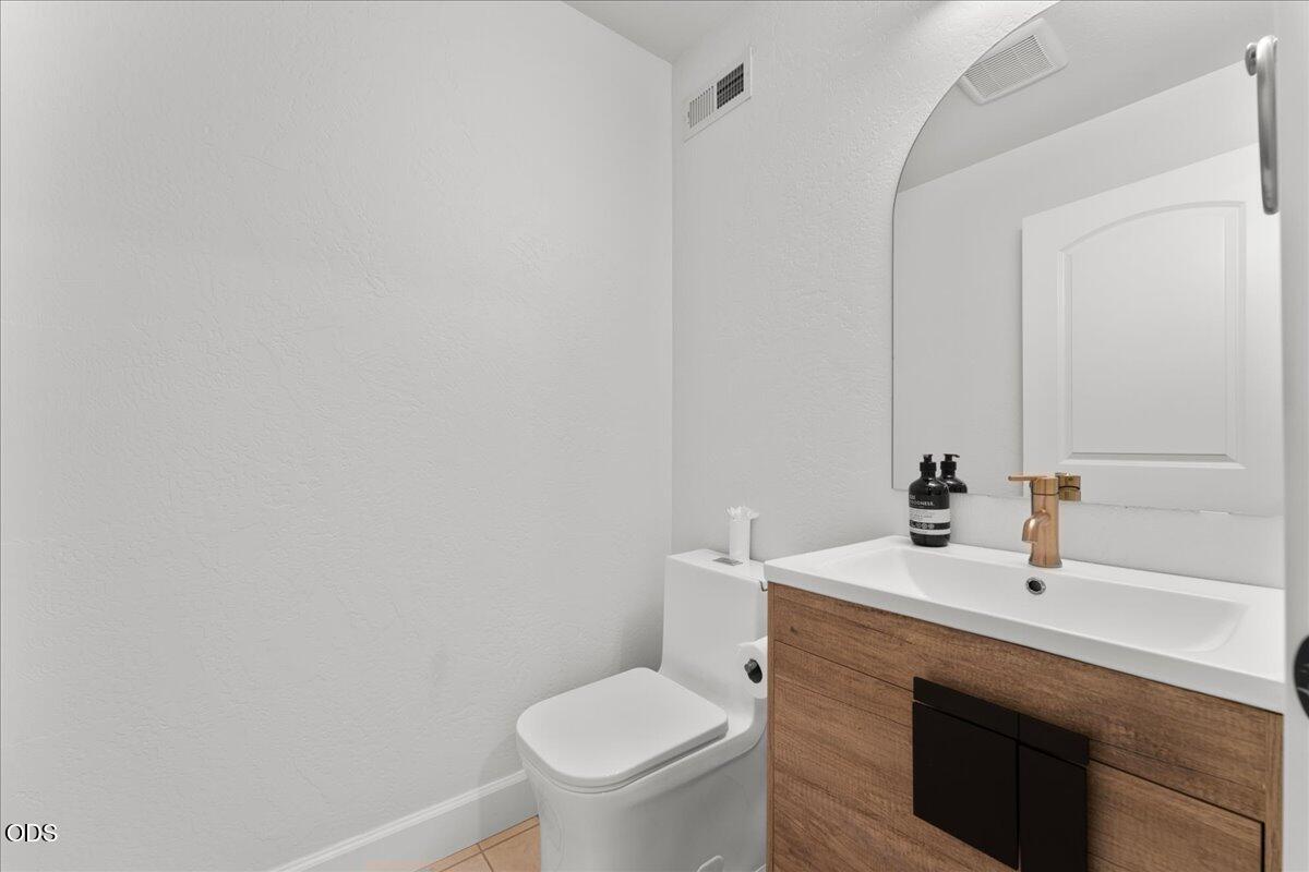 1013 Roxy Ann Road Medford, OR 97504 - Photo 48 of 74 49-downstairs bathroom