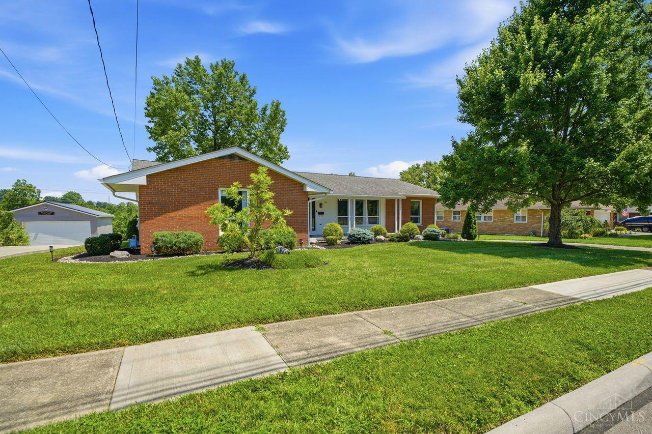 335 Summit Street Lebanon, OH 45036 - Photo 4 of 55