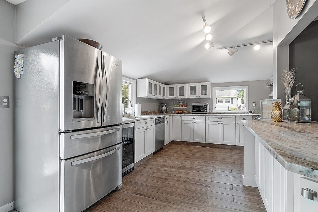 23 Miller Road Wilmington, MA 01887 - Photo 2 of 33 Gallery Image 2