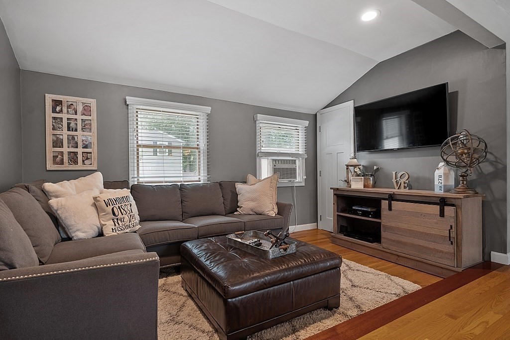 23 Miller Road Wilmington, MA 01887 - Photo 9 of 33 Gallery Image 9