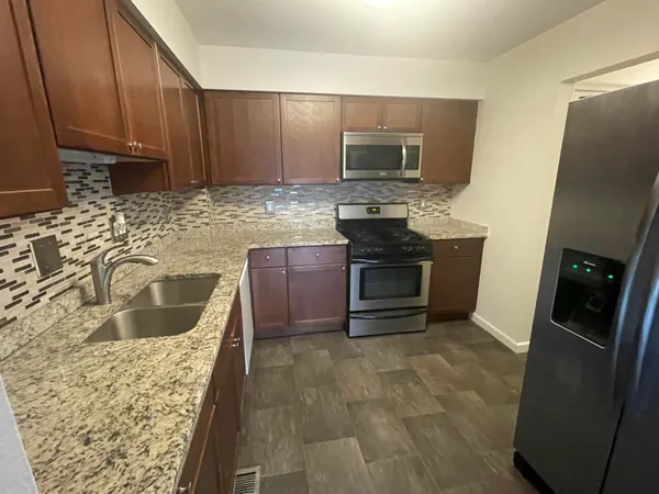 $215,000 | 41535 Bedford Drive, Canton, MI 48187