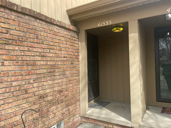 $215,000 | 41535 Bedford Drive, Canton, MI 48187