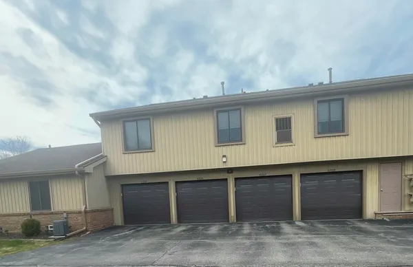 $215,000 | 41535 Bedford Drive, Canton, MI 48187