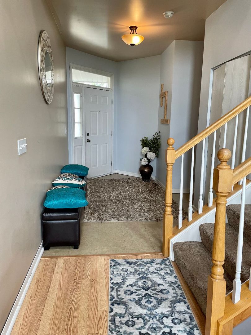 193 Half Moon Bay Court Romeoville, IL 60446 - Photo 3 of 27