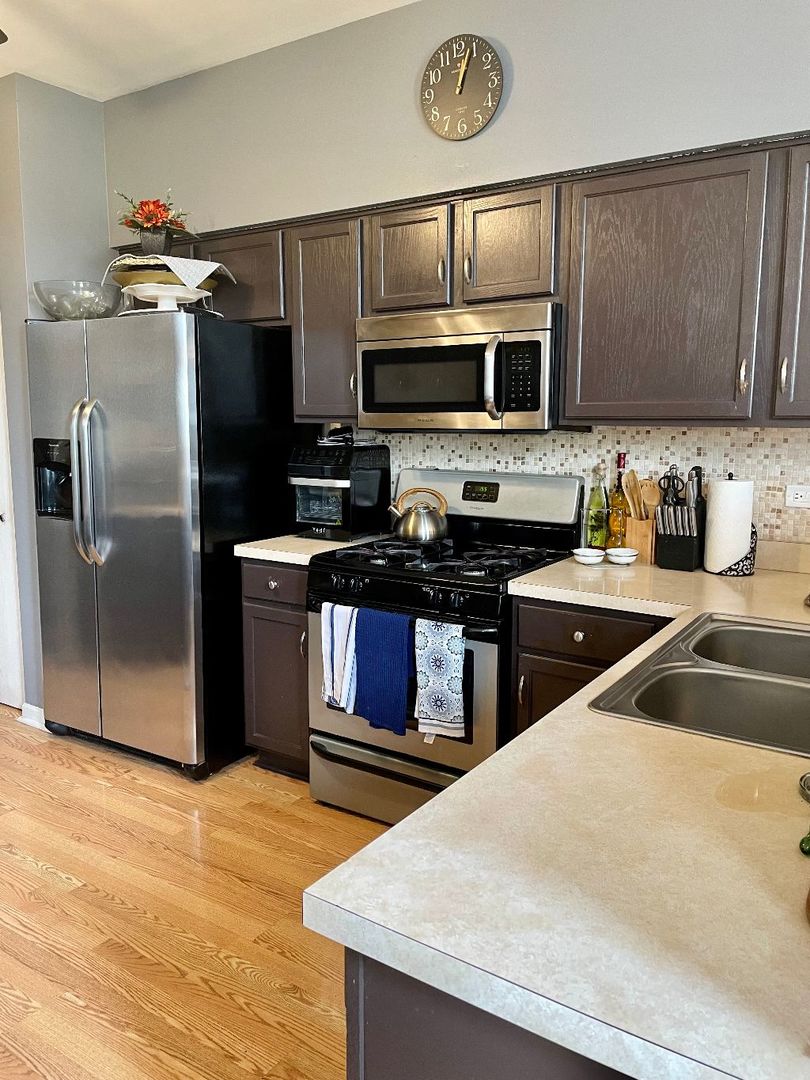 193 Half Moon Bay Court Romeoville, IL 60446 - Photo 8 of 27