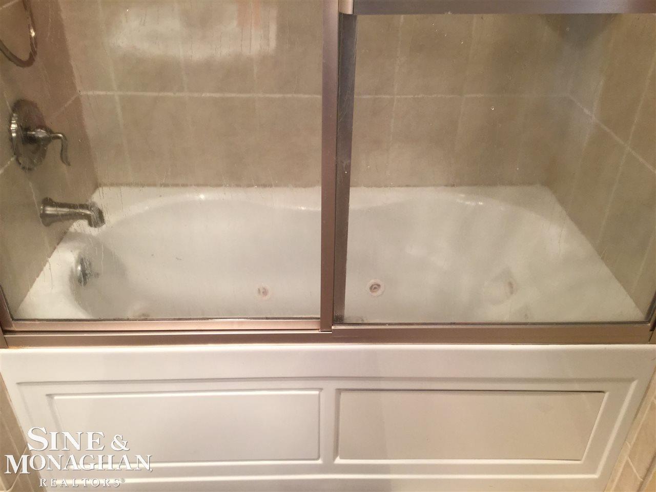 1082 Hampton Road Grosse Pointe Woods, MI 48236 - Photo 22 of 50
