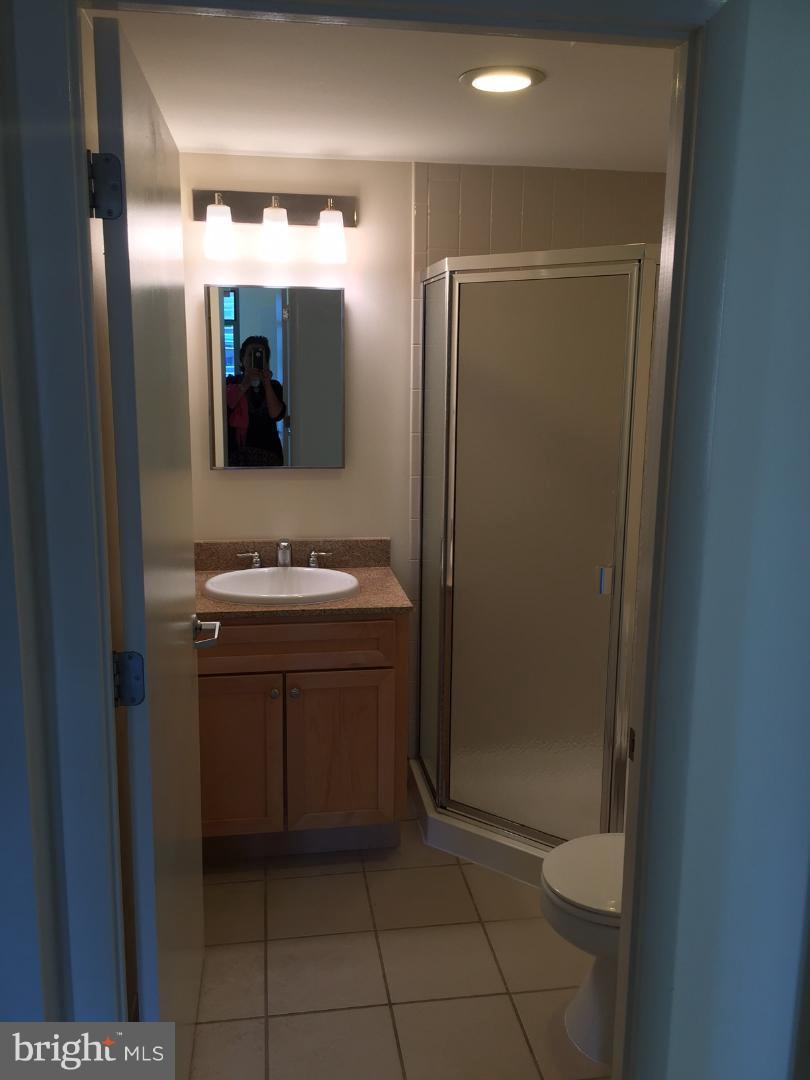 1150 K Street Northwest, Unit 1010 Washington, DC 20005 - Photo 12 of 15 Bath
