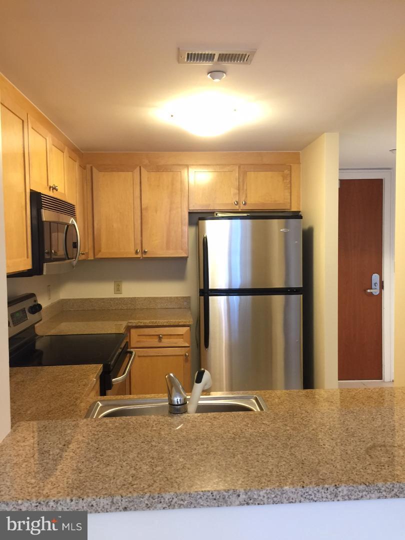 1150 K Street Northwest, Unit 1010 Washington, DC 20005 - Photo 4 of 15 Kitchen