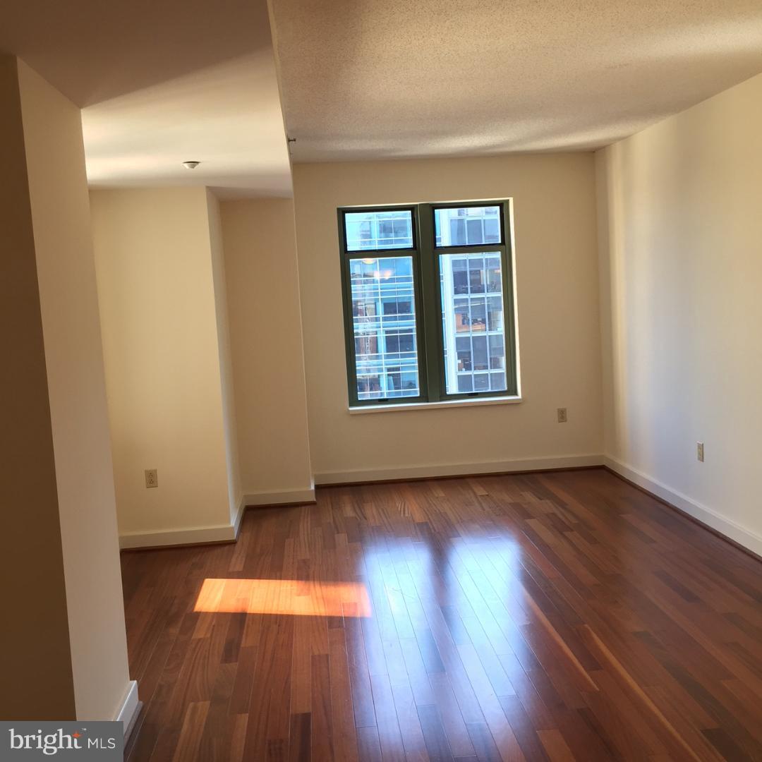 1150 K Street Northwest, Unit 1010 Washington, DC 20005 - Photo 6 of 15 Living Room