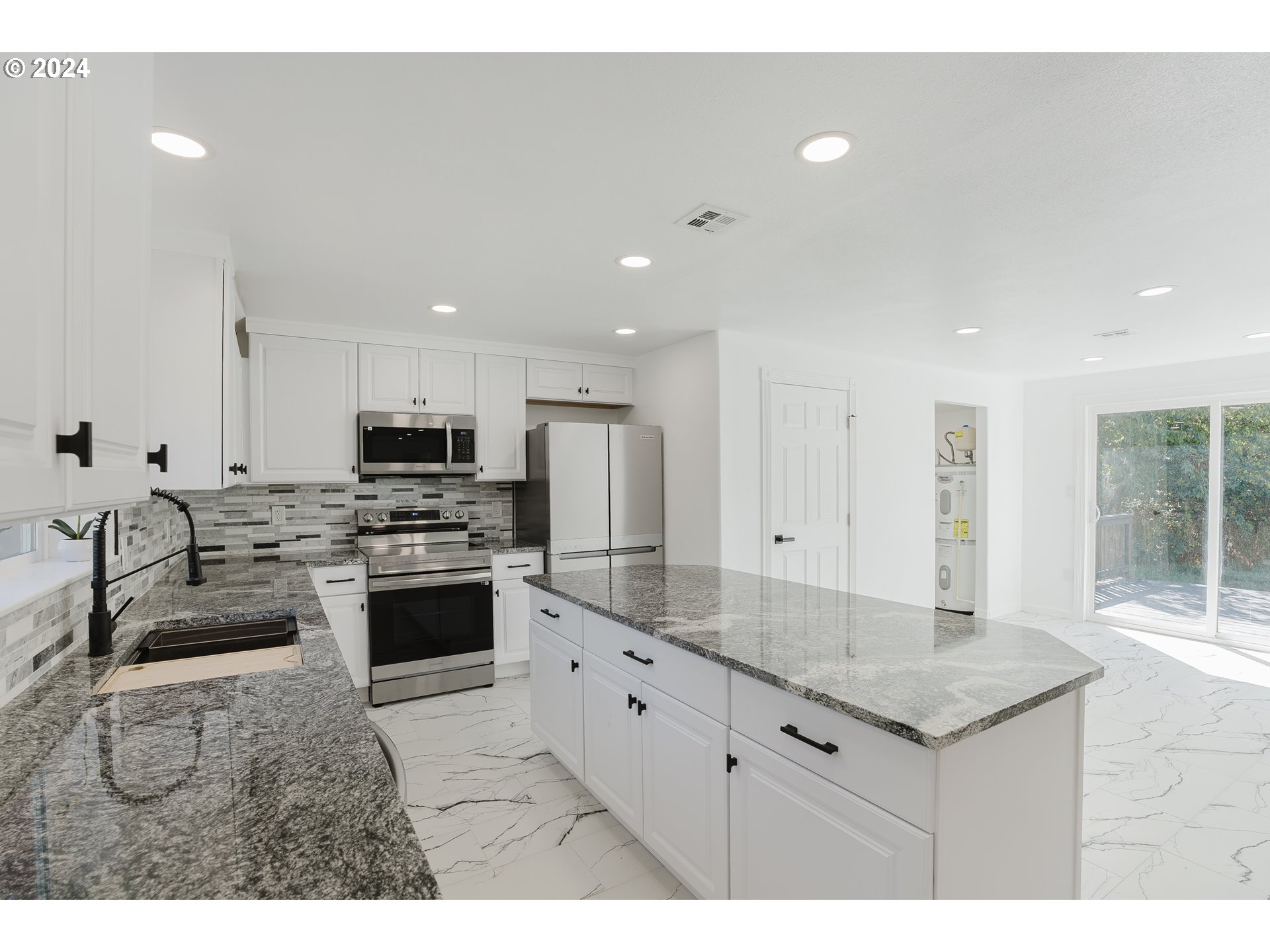 2840 Canyonville-Riddle Road Riddle, OR 97469 - Photo 10 of 36