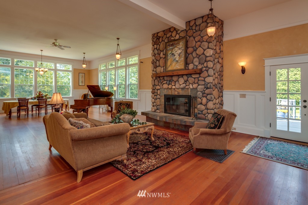 2400 East Hemmi Road Bellingham, WA 98226 - Photo 1 of 24 Gallery Image 1