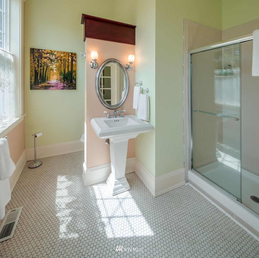2400 East Hemmi Road Bellingham, WA 98226 - Photo 14 of 24 Gallery Image 14