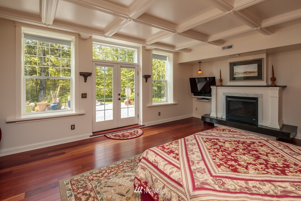 2400 East Hemmi Road Bellingham, WA 98226 - Photo 16 of 24 Gallery Image 16