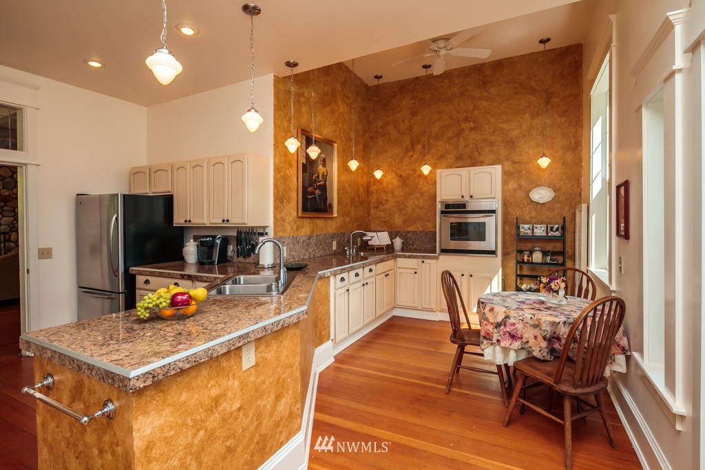 2400 East Hemmi Road Bellingham, WA 98226 - Photo 10 of 24 Gallery Image 10