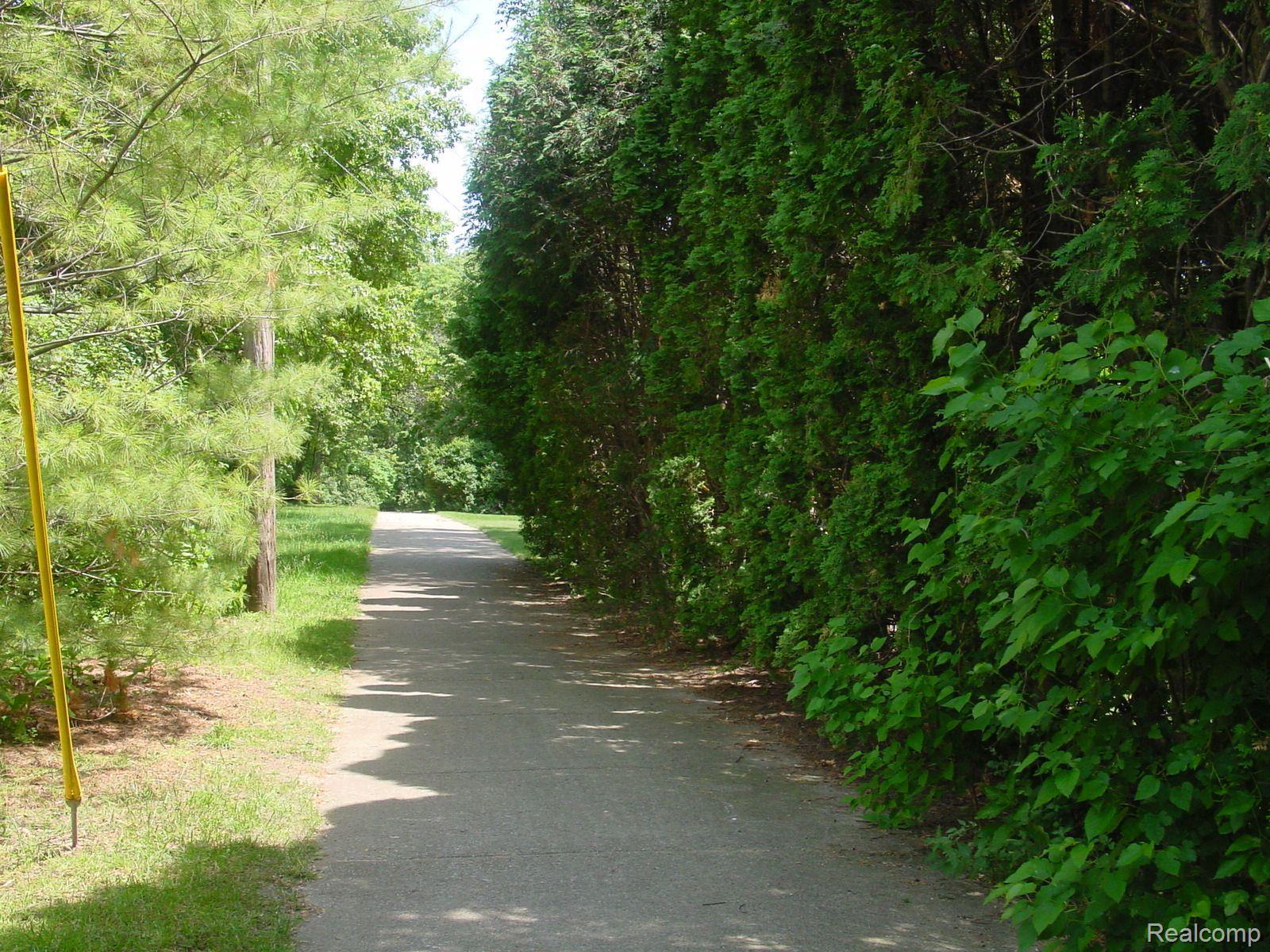 14252 Riverside Drive Livonia, MI 48154 - Photo 7 of 7