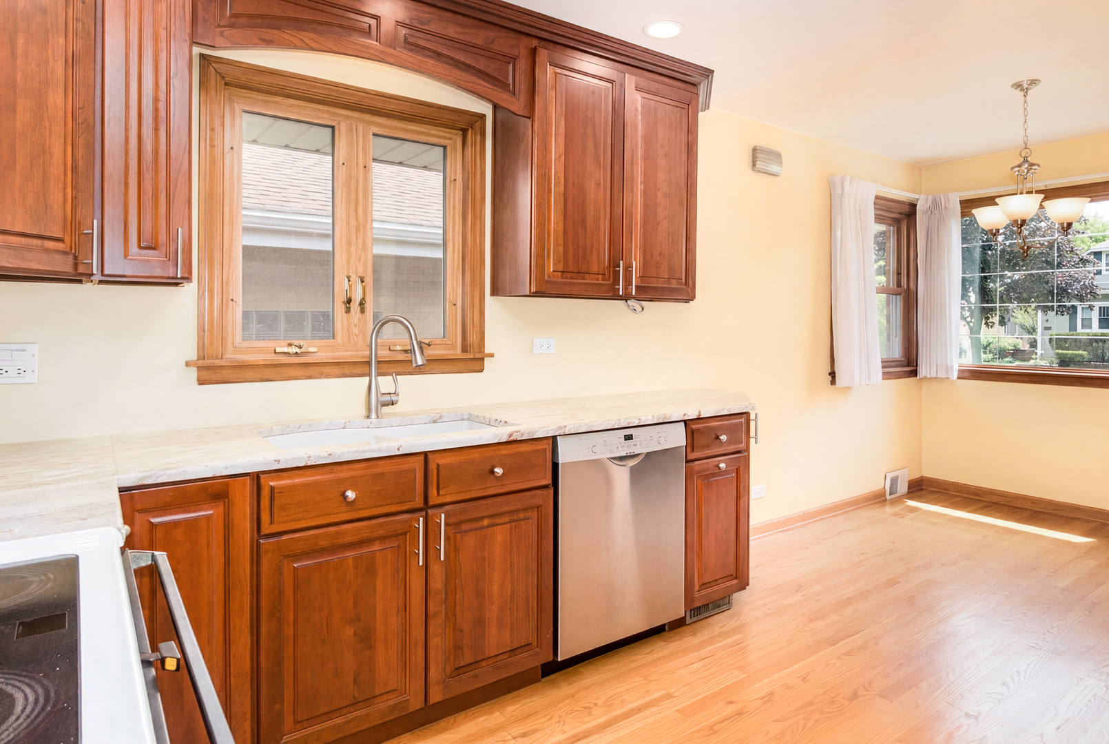 108 Imperial Street Park Ridge, IL 60068 - Photo 13 of 34