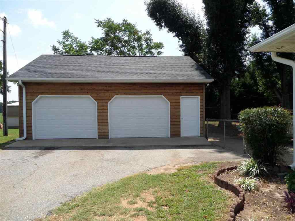 104 Donhill Road Anderson, SC 29625 - Photo 2 of 25