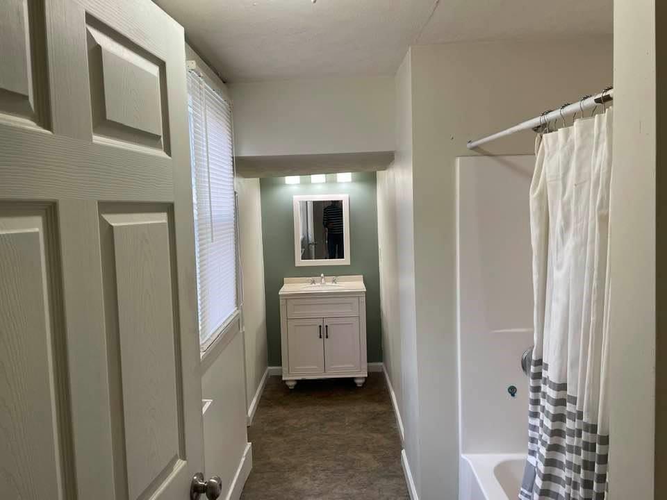 154 Monroe Street Rochester, PA 15074 - Photo 7 of 9 Gallery Image 7