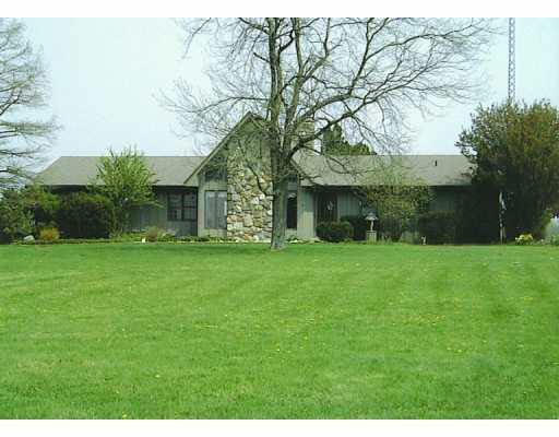 68508 Miami Road Bremen, IN 46506 - Photo 1 of 6