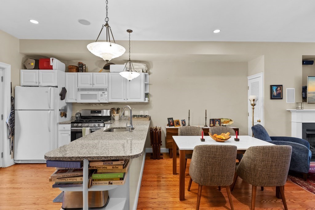 22 Hanson Street, Unit 2 Boston, MA 02118 - Photo 11 of 30