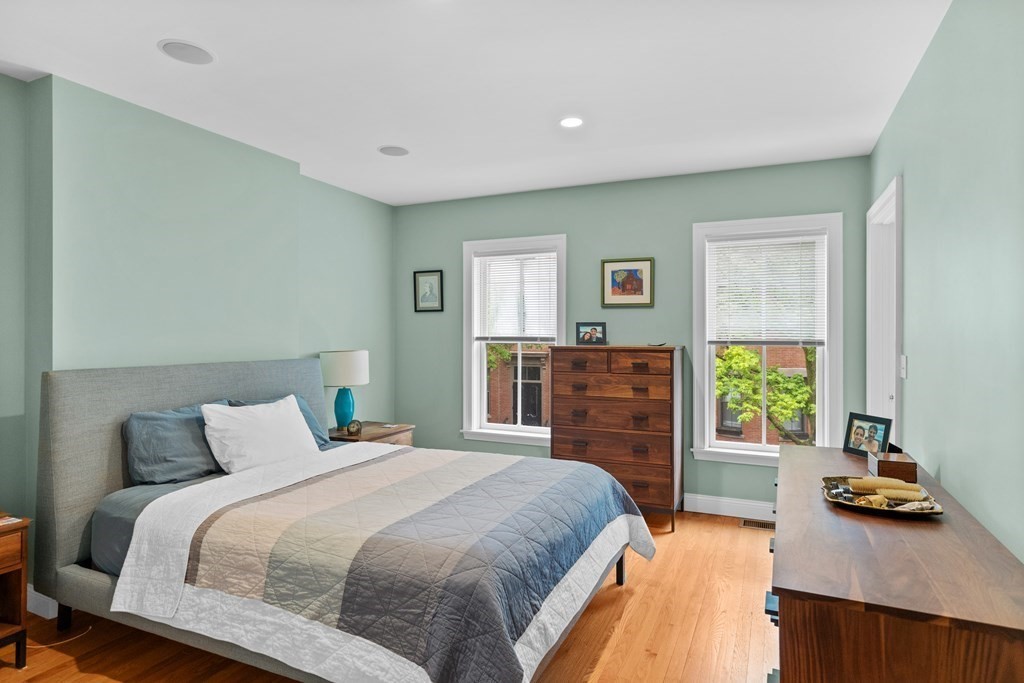 22 Hanson Street, Unit 2 Boston, MA 02118 - Photo 14 of 30