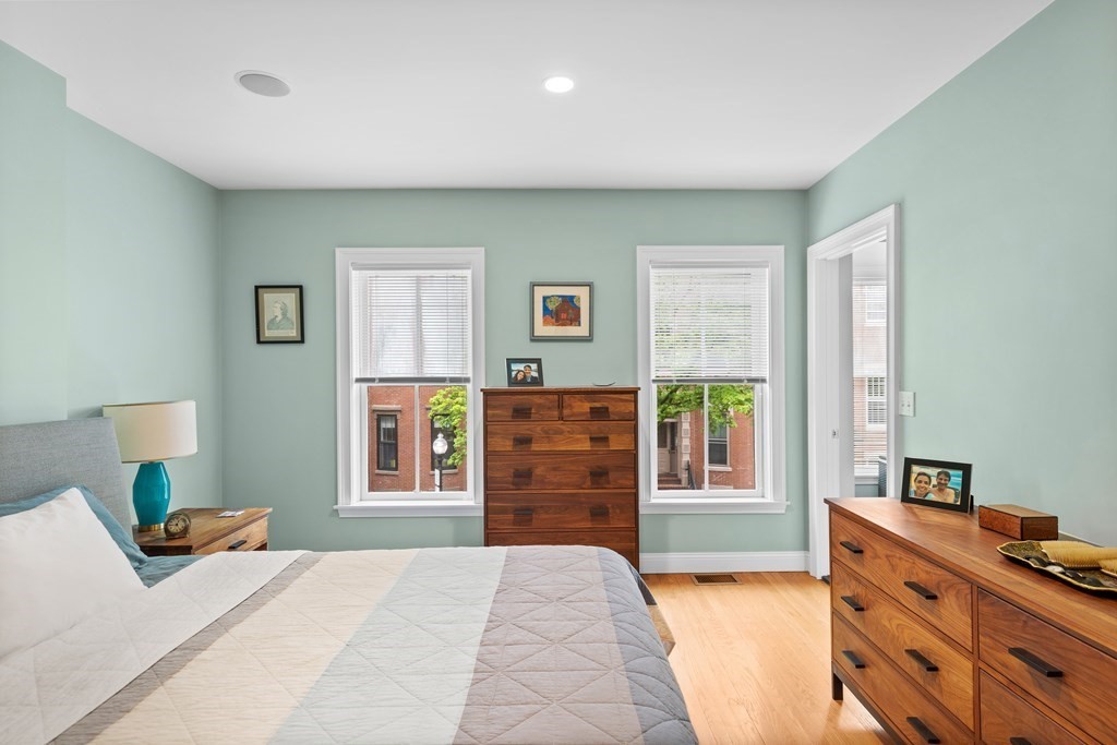 22 Hanson Street, Unit 2 Boston, MA 02118 - Photo 15 of 30