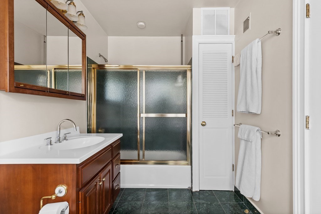 22 Hanson Street, Unit 2 Boston, MA 02118 - Photo 19 of 30