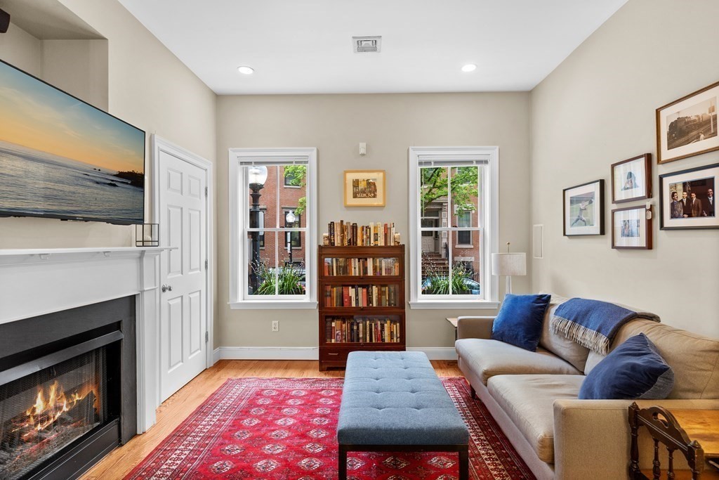 22 Hanson Street, Unit 2 Boston, MA 02118 - Photo 2 of 30