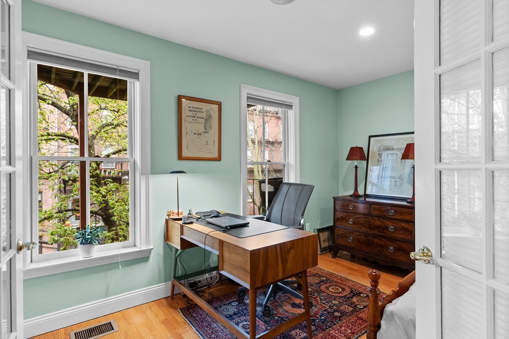 22 Hanson Street, Unit 2 Boston, MA 02118 - Photo 21 of 30