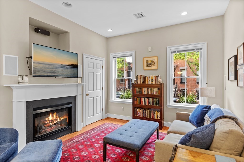 22 Hanson Street, Unit 2 Boston, MA 02118 - Photo 3 of 30