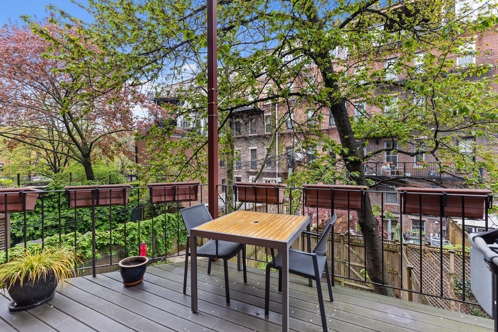 22 Hanson Street, Unit 2 Boston, MA 02118 - Photo 6 of 30